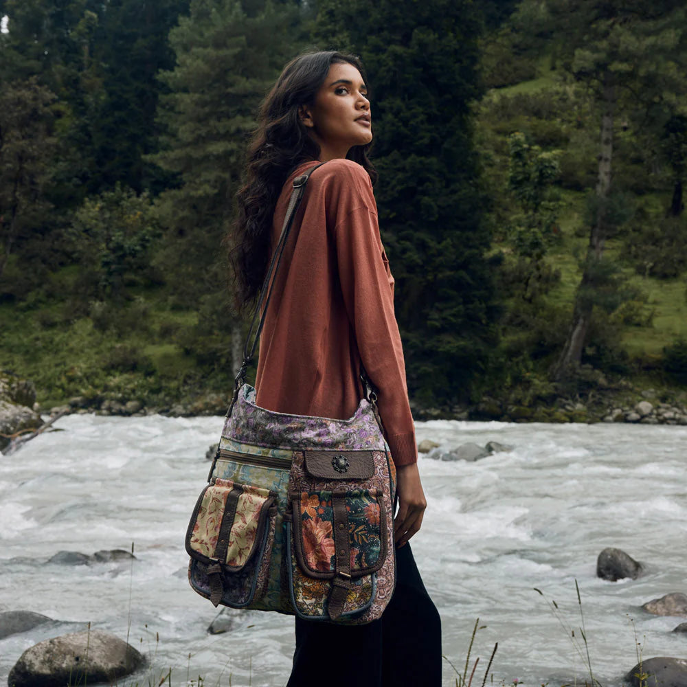 Le Fleur Bel Shoulder Bag