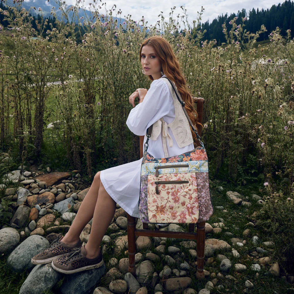 Le Fleur Essi Shoulder Bag